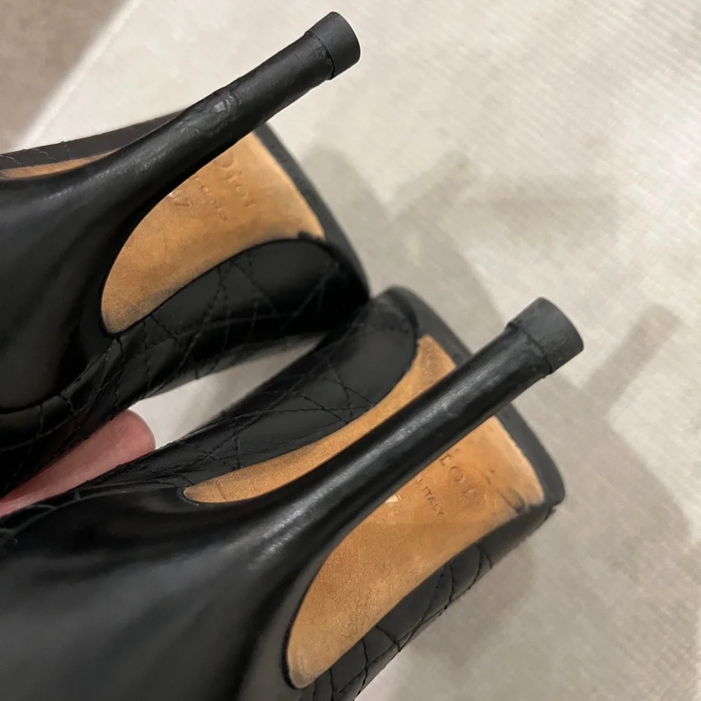 Dior Quilted Pump - Picture 7 of 12